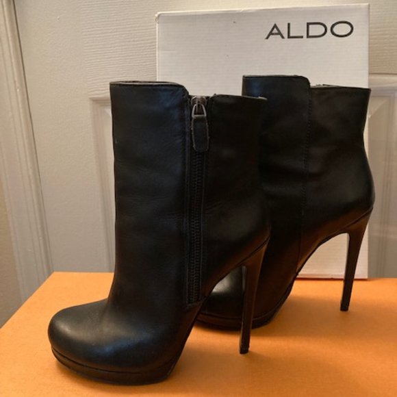 Black Aldo Booties - Picture 4 of 5